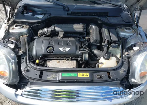 2010 Mini Cooper из США, поврежденный, VIN WMWMF3C52ATZ21447